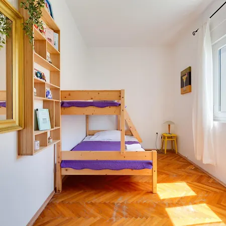 Lenko 2 Apartment